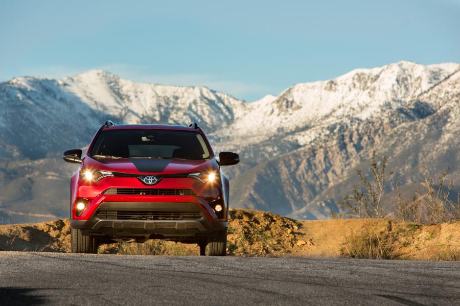  Toyota RAV4 Adventure 2017 года  (NA) (фото 3 из 21)